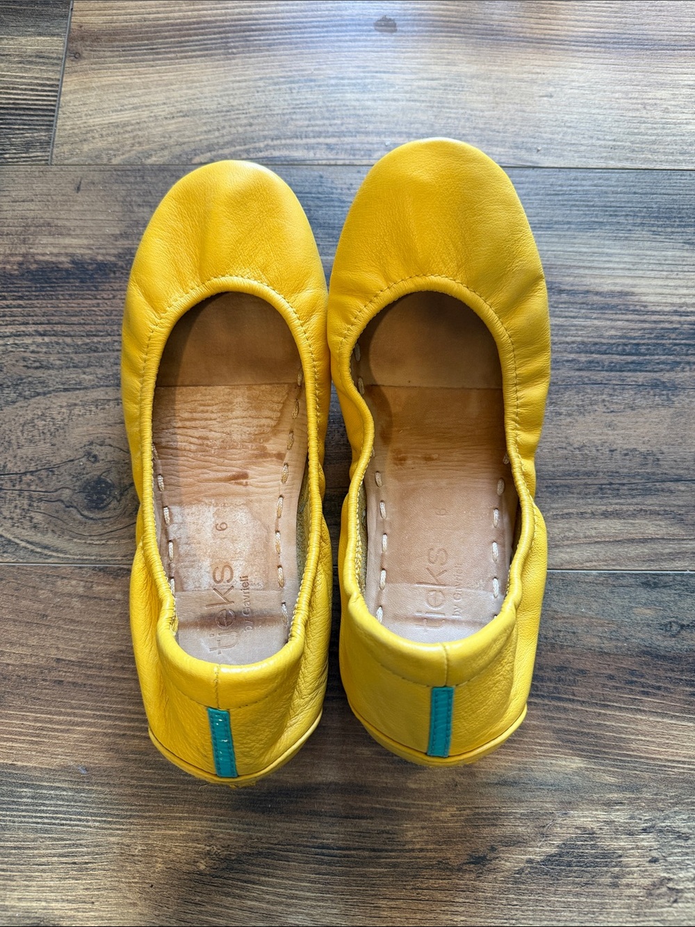 Tieks Mustard Yellow Leather Flats US 6 with original box - Picture 8 of 9